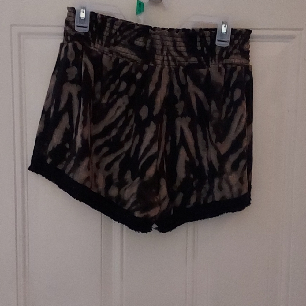 Shorts - Picture 2 of 3
